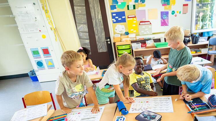 Wie ver&auml;ndern sich die Kinder in ihrem ersten Schuljahr? Von links: Luke, Alessia, Jerry, Tom und Jan.