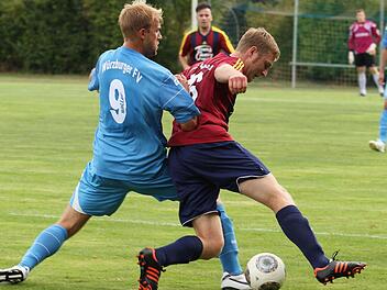 Alexander Derra (vorne rechts) eröffnete für den FC Augsfeld in Garitz den Torreigen.