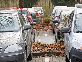 Ab April sind rund die Hälfte der Parkplätze am Oberen Tor gebührenpflichtig. Foto: Heike Beudert