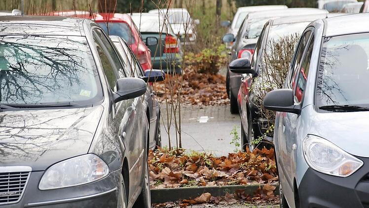 Ab April sind rund die Hälfte der Parkplätze am Oberen Tor gebührenpflichtig. Foto: Heike Beudert