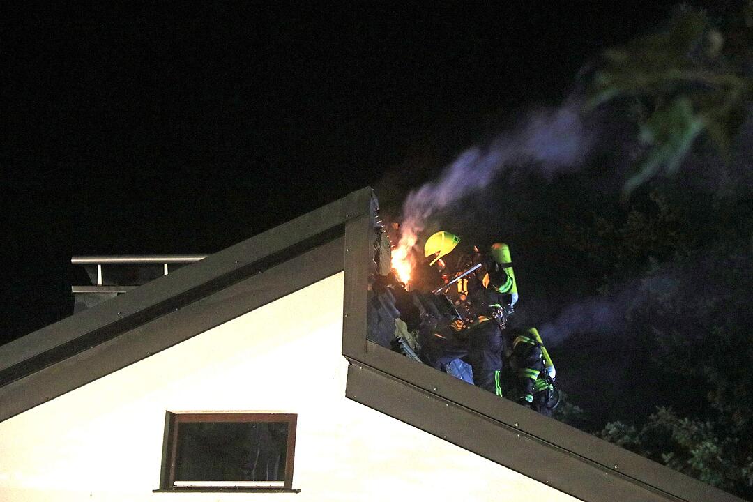 Röttenbach: Blitz setzt Dachstuhl in Brand