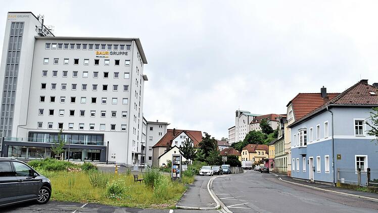 Der Ausbau der Bahnhofsstra&szlig;e bietet auch die M&ouml;glichkeit, gestalterische Elemente zu verwirklichen, wie in der j&uuml;ngsten Sitzung des Stadtrates deutlich wurde.