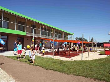 Auf dem großzügigen Außengelände der neuen Kindertagesstätte gibt es für die Kinder viel Möglichkeiten zum Spielen und Toben.  Fotos: Richard Sänger