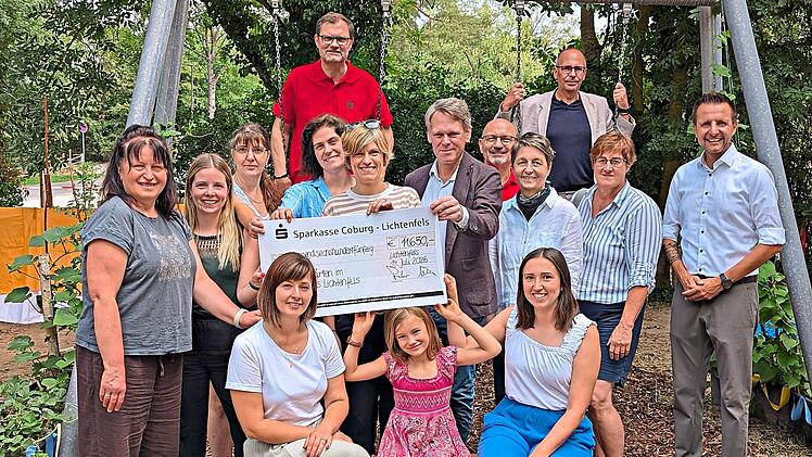 Spenden&uuml;bergabe der Sparkasse Coburg-Lichtenfels an die Kindertagesst&auml;tten des Landkreises Lichtenfels.  Anke Pompe