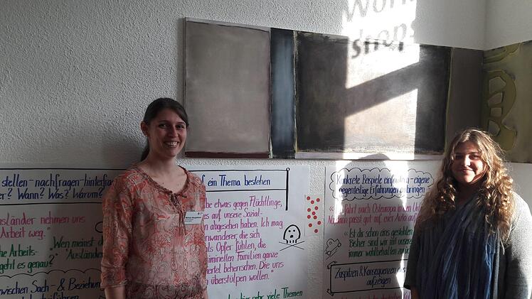 Die Referentinnen des Workshops (von links) Melissa Neugebauer und Jessica Müller. Foto: Hartmut Hessel