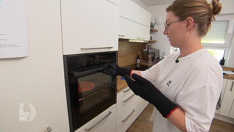 In der Schoko-Tarte verbackt Magdalena echten Tr&uuml;ffelpilz - eine ungew&ouml;hnliche Idee.