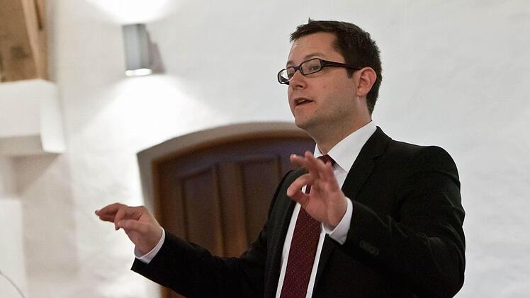 Einfühlsamer Gestalter: Martin Steinmann dirigiert die "Maîtrise de Fribourg", die Freiburger Sängerknaben.