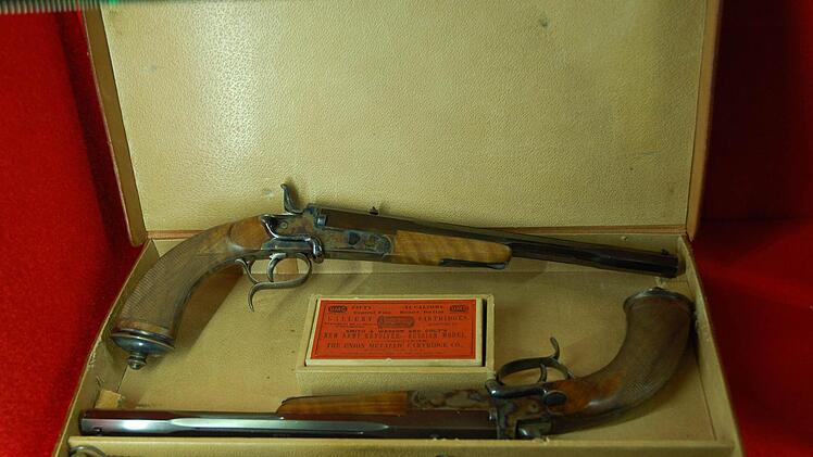 Nun in Schloss Callenberg zu sehen: Die Coubertin-Pistolen aus der Schenkung von Friedrich Hebsacker. Fotos: Rainer Lutz