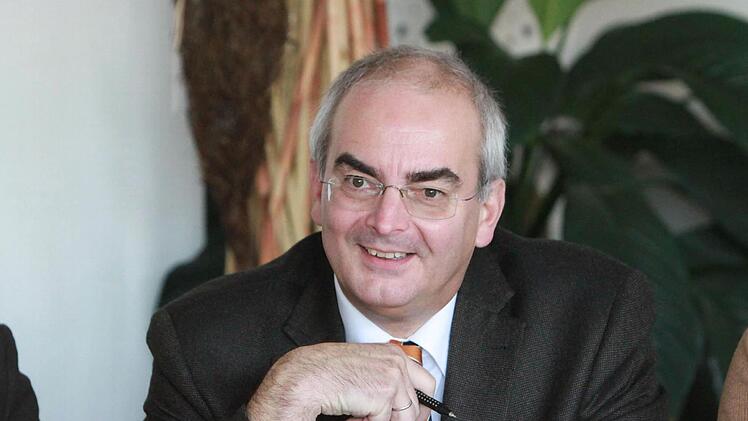 Vom Oberlandesgericht Bamberg frei gesprochen, wartet Burkhard Spahmann, Direktor des Casimirianums , noch auf die dienstrechtliche Würdigung durch die Landesanwaltschaft Bayern.  Foto: Jochen Berger