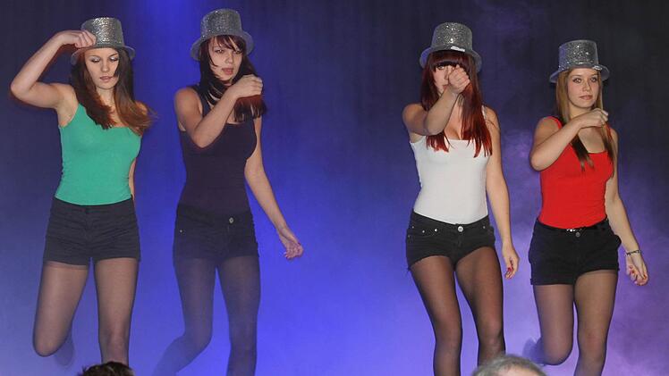 "My time" lautete der Tanzauftritt dieser Schülerinnen aus der 10 d.  Foto: gg