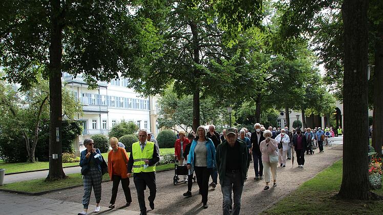 Den Weg durch den Kurgarten...Foto: Johannes Schlereth