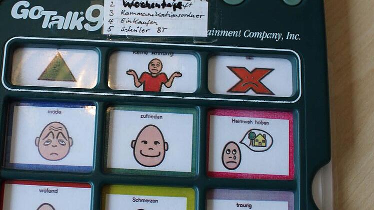 Eine Form des Talkers. Hier mit neun Bildern zum Thema Emotionen. Foto: Lisa Kieslinger