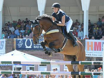 Doppelsiegerin im abschließenden S-Springen: Amke Stroman (RFV Richelsdorf). Foto: ssp