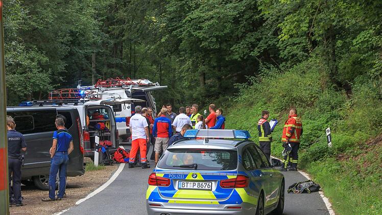 Am Freitagnachmittag kam es laut Polizei Lichtenfels an der "Roten Wand", einem beliebten Kletterfelsen im Kleinziegenfelder Tal im Weismainer Stadtgebiet, zu einem tragischem Kletterunfall.