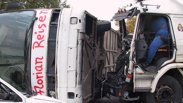 Sie müssen eingeklemmte Personen retten...