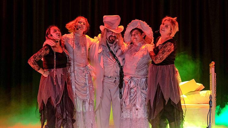 Marley und weitere Geister im GespenstergesprächK.-H. Hofmann