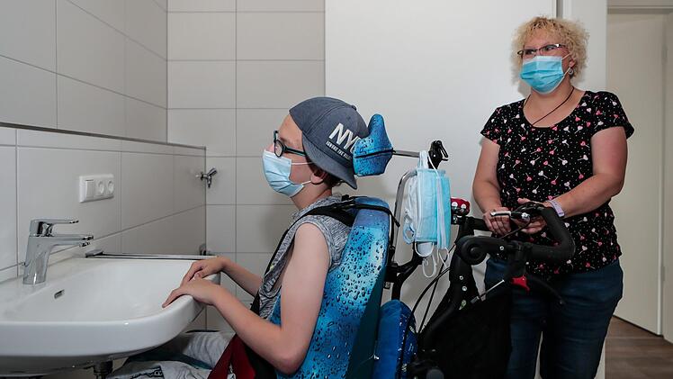 In diesem  Bad kämen Christine H. und ihr Sohn prima zurecht.Foto: Matthias Hoch