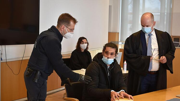 Der Angeklagte schilderte gestern wenig zusammenhängend, aber wortreich seine Sicht der Dinge. Er beteuerte seine Unschuld. Die Vorwürfe gegen ihn seien "sehr merkwürdig und schrecklich". Foto: Jessica Vey