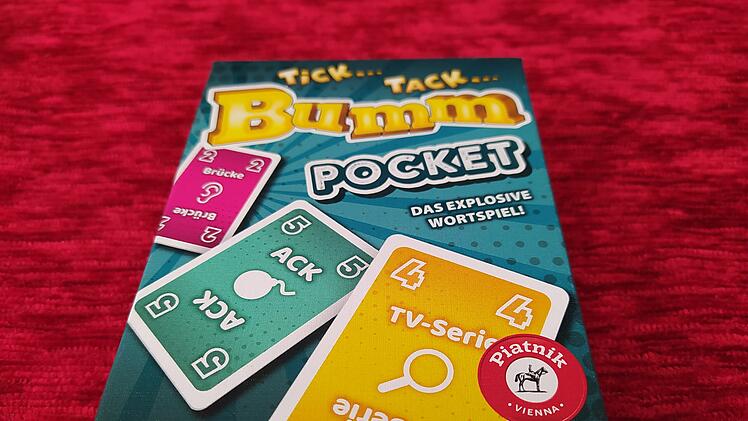 Spiele-Test Tick Tack Bumm Pocket: Mischung aus Mau Mau und Tick Tack