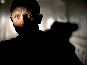 Daniel Craig als James Bond in einer Szene des Kinofilms «James Bond 007 - Skyfall» Foto: Sony