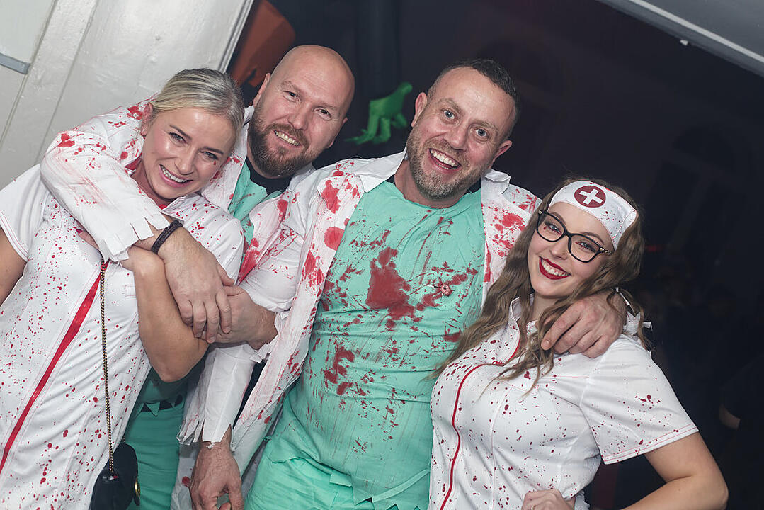 ME & MY (ZOMBIE) GIRLS HALLOWEEN