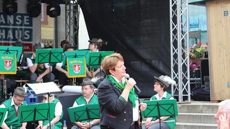 Das 35. Bad Brückenauer Stadtfest wurde am frühen Freitagabend eröffnet. Foto: Julia Raab