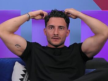 "Ihr d&uuml;rft das nicht ausstrahlen": Leonidas hadert mit seiner Intrige.