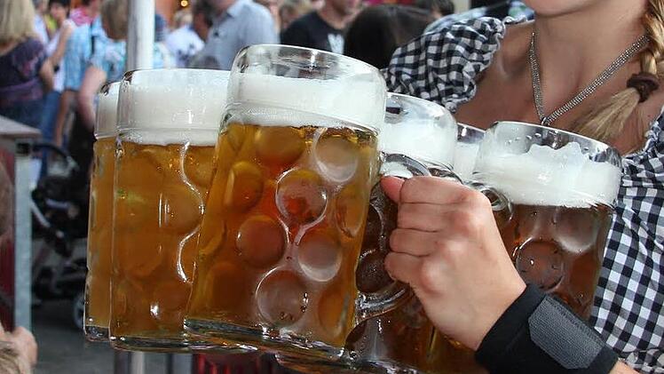 Der Preis für die Maß Bier steigt beim Freischießen heuer um 50 Cent. Foto: Archiv/Corinna Igler