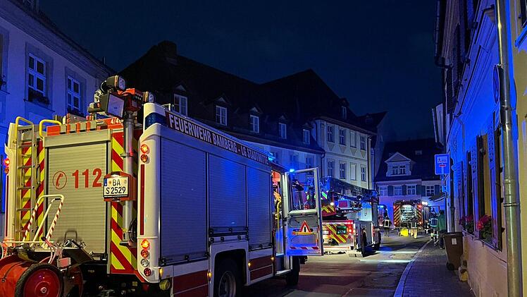 Bamberg: Feuerwehr rettet Bewohner aus verrauchter Wohnung