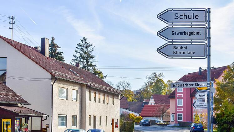 Igensdorf (im Bild) hat von der Telekom die Zusage über den Anschluss von etwa 40 noch ausstehenden Haushalten erhalten. Nun will auch Hiltpoltstein sein Glück versuchen - auch wenn der Konzern derzeit andere Signale aussendet.  Foto: Petra Malbrich