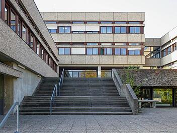 Zwischen Donnerstag und Sonntag sind die Täter ins Kaiser-Heinrich-Gymnasium eingebrochen. Foto: Matthias Hoch/Archiv