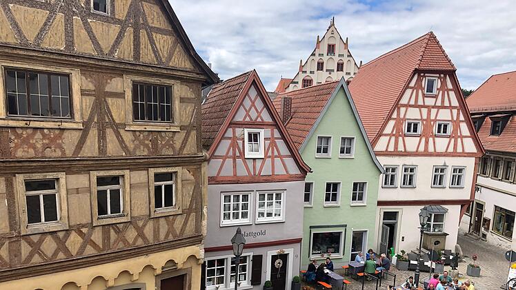 Dettelbach: Mit Live-Musik, Führungen, Zauber-Aufführung und Co. - Stadt lädt zu Marktplatzfest ein