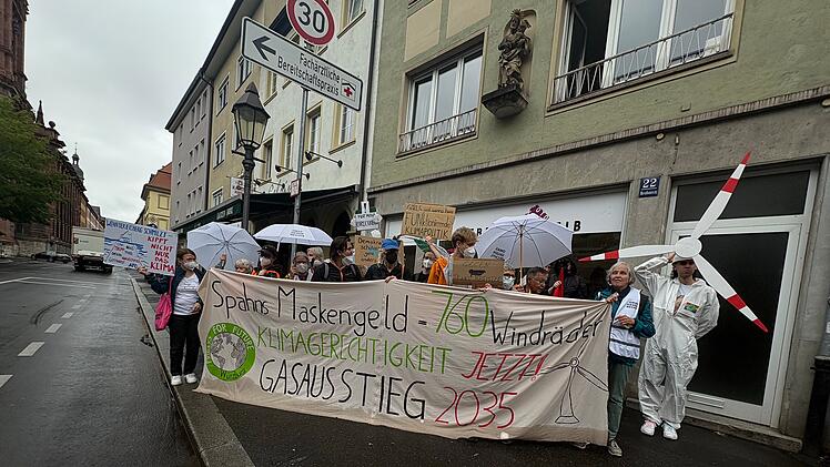 Klausurtagung der Koalitionsfraktionen: Gegendemonstranten protestieren vor Hotel