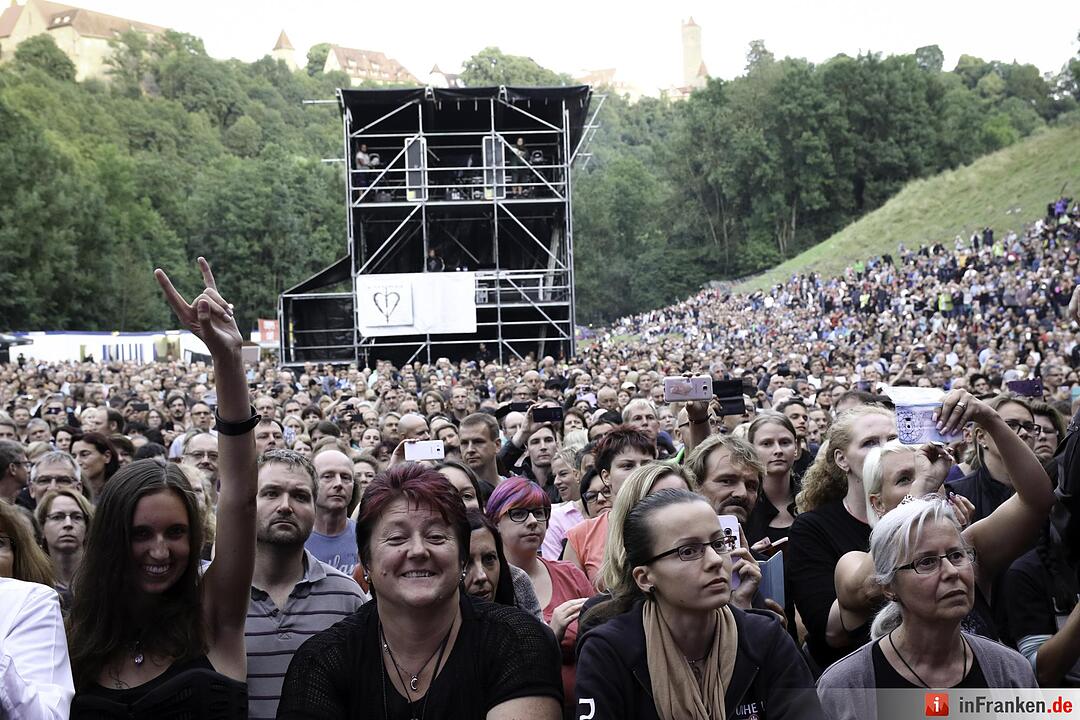 Unheilig und drei Vorbands spieleten am Freitag in Rothenburg ob der Tauber