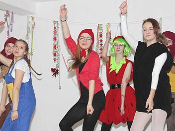 Mit drei Gruppen trat die Rapid-Jazz-Dance-Company beim Ebelsbacher Pfarrfasching auf.