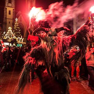 Oberfranken: Seltsame Gestalten auf dem Weihnachtsmarkt