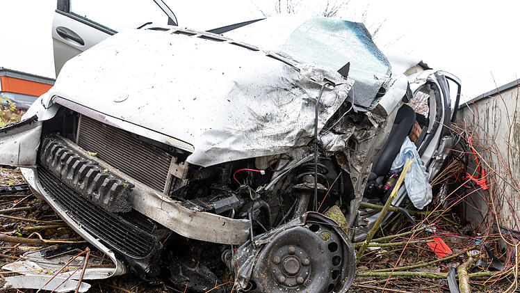 Frontalzusammenstoß mit Lastwagen