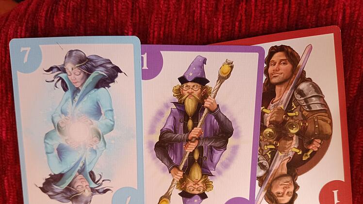 Spiele-Test "Dragonwood": Schnelles Fantasyspiel mit Karten und Würfeln
