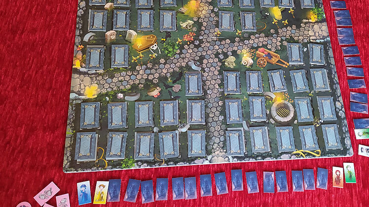 Dawn Under im Test - Außergewöhnliches Familien-Memory in Friedhofskulisse
