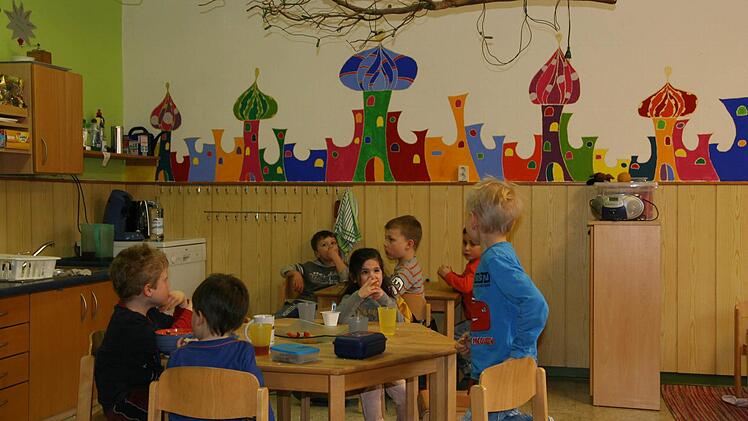 Im Hundertwasser-Stil dekoriert sind die Räume der Kindertagesstätte von Netzwerk e. V. Foto: Werner Baier
