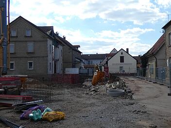 So sah die Baustelle der Kinderkrippe noch vor acht Monaten aus. Inzwischen sind zumindest die Au&szlig;enarbeiten weitgehend abgeschlossen. Christian Licha