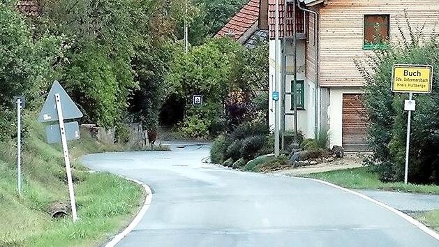 Die Ortseinfahrt von Buch soll ausgebaut werden.  Foto: Helmut Will