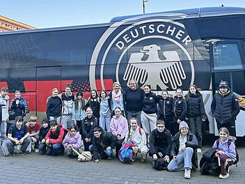 Ein besonderer Ausflug f&uuml;hrte Sch&uuml;lerinnen und Sch&uuml;ler der RS 1 Kronach an den DFB-Campus in Frankfurt.