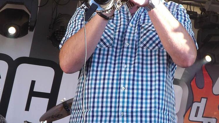 Der Breitengüßbacher unter den Kirchaicher Musiker beim Trompeten-Echo.Foto: Maria Löffler