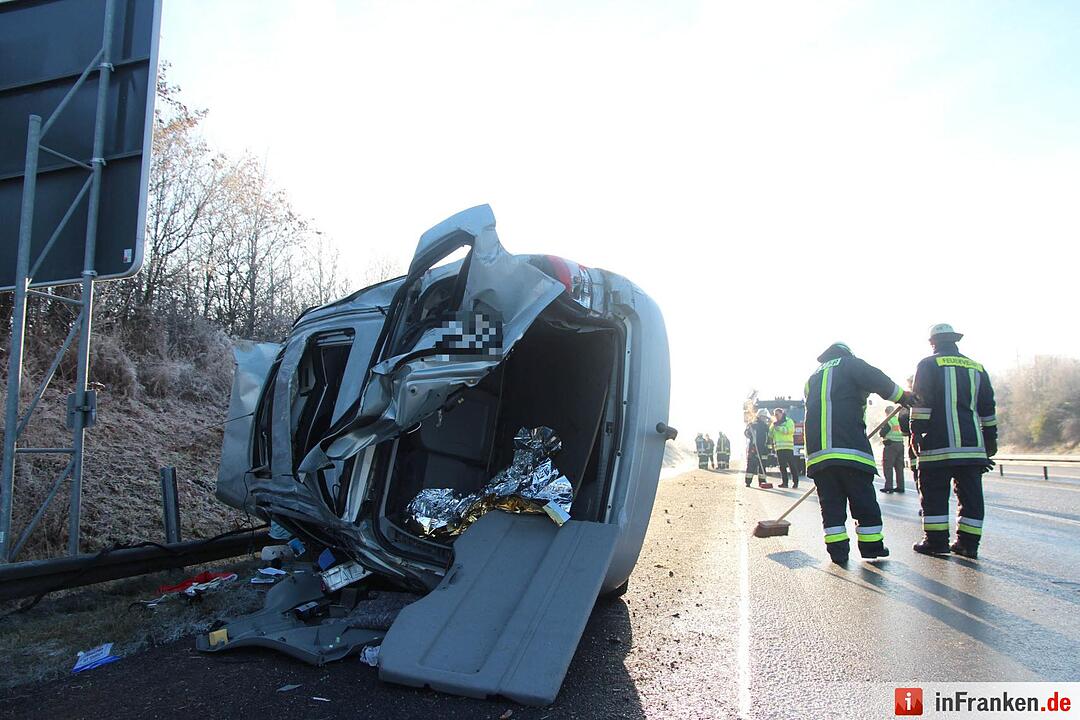 Betrunkene überschlägt sich mit Pkw auf A70