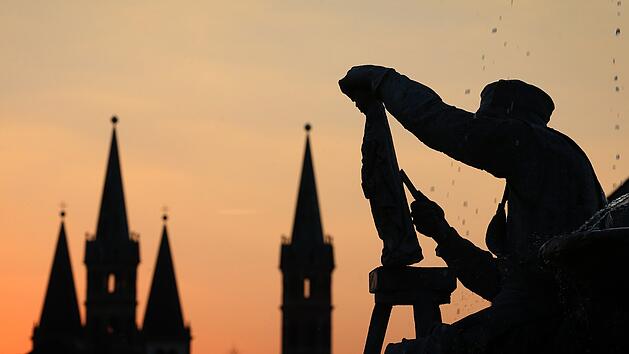 Silhouetten im Abendlicht