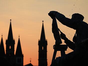 Silhouetten im Abendlicht