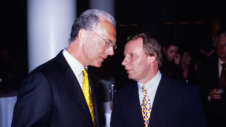 Berti Vogts (rechts) stand als Bundestrainer im Schatten seines Vorg&auml;ngers, der "Lichtgestalt" Franz Beckenbauer.