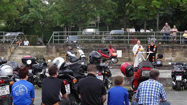 "Glauben er-fahren" - unter diesem Motto haben sich die Biker in Ebern getroffen. Foto: Johanna Eckert