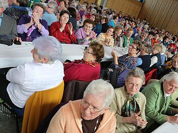 Voll "ausgebucht" war auch heuer wieder die Bettelseehalle beim Landfrauentag in Hallstadt. Fotos: Barbara Herbst
